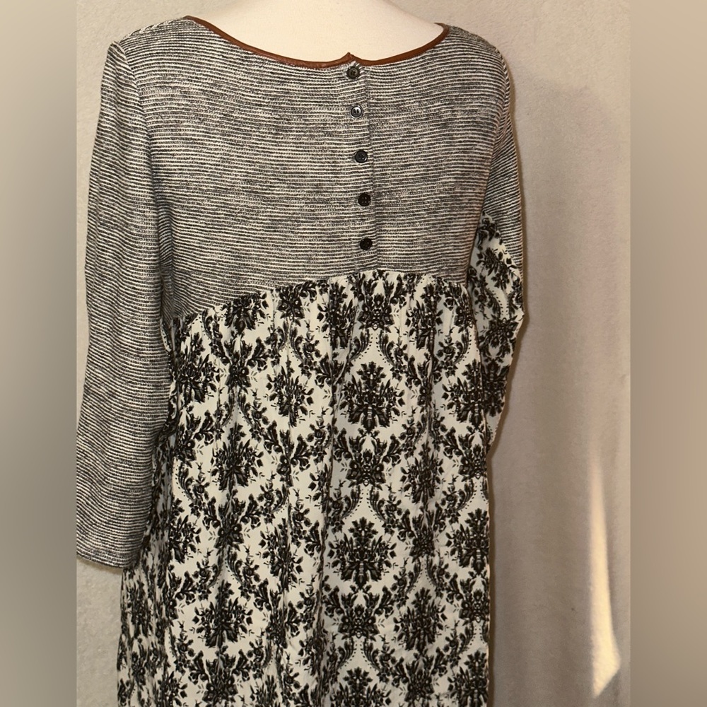 Thml Stitch Fix Button Back Blouse. Size Medium. - image 6